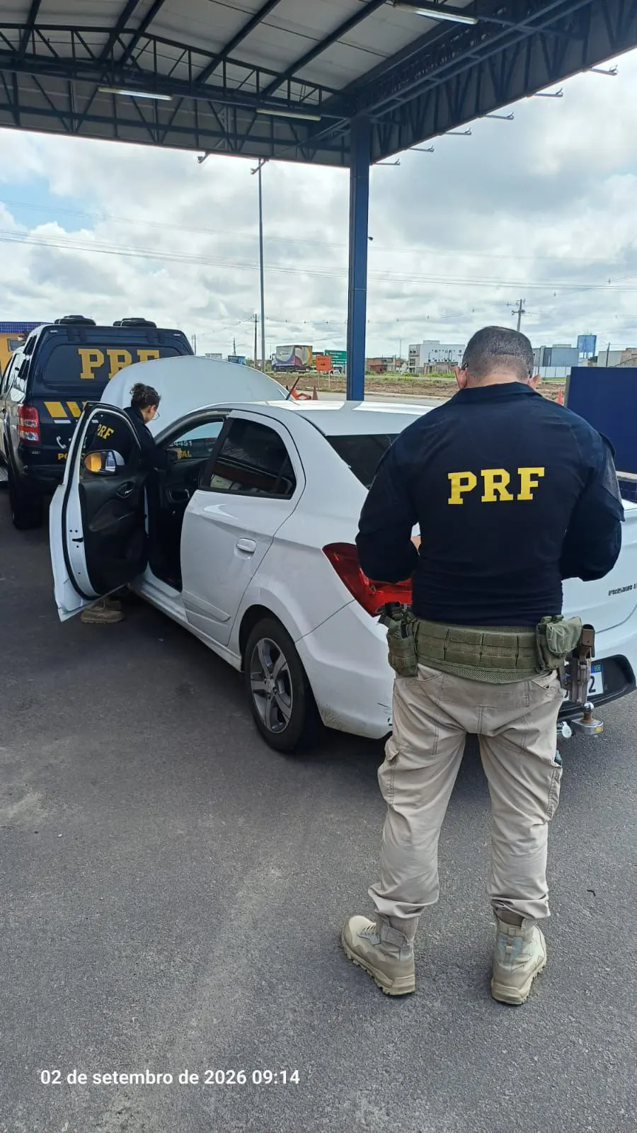 PRF recupera veículo com sinais de adulteração e registro de roubo
